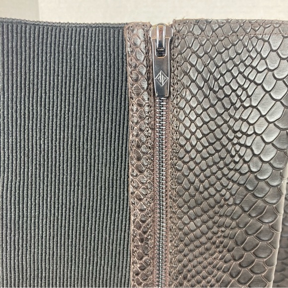 Donald Pliner Annika Tall Boots Size 9M - Picture 2 of 10